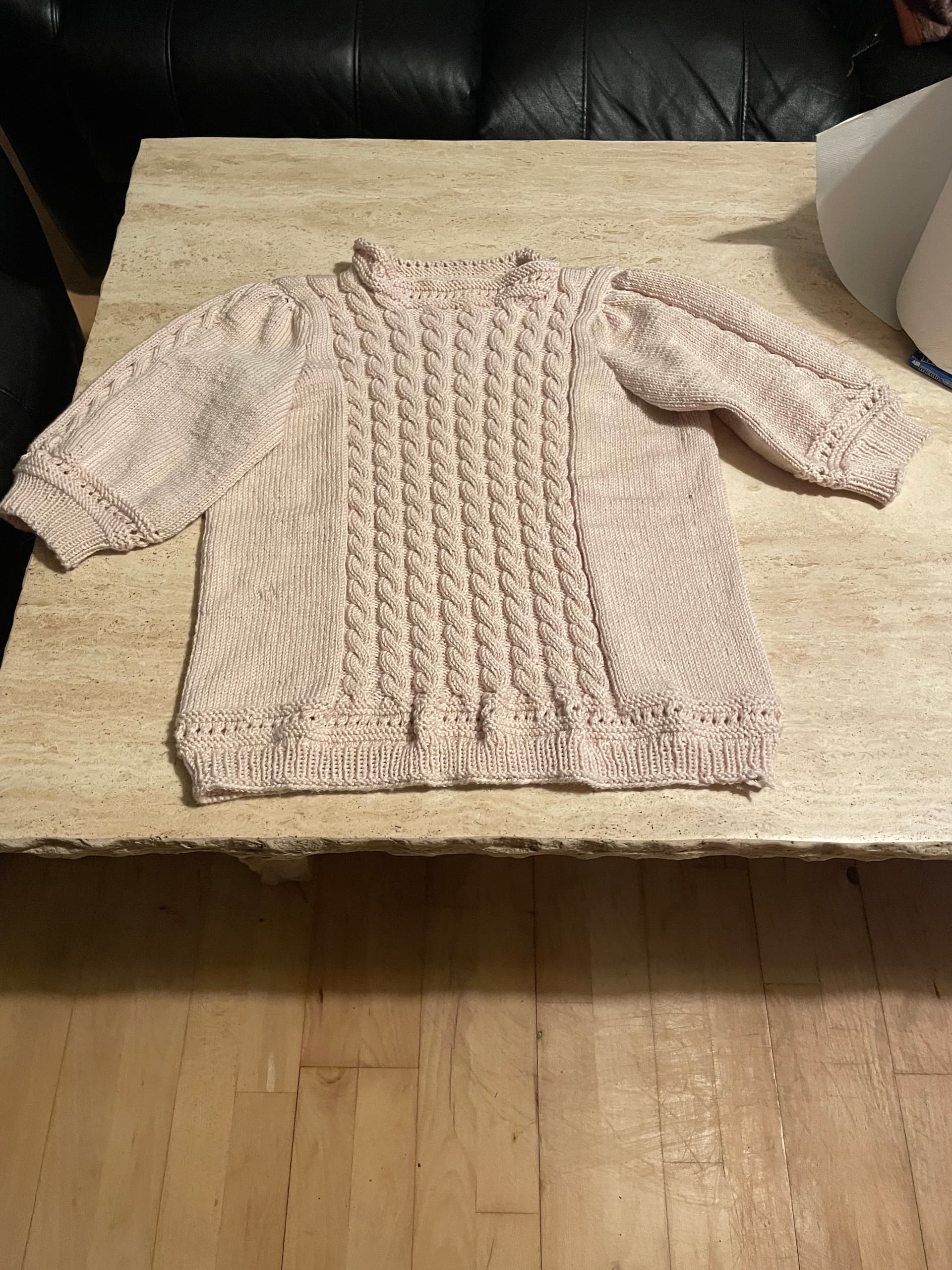 Sweater m snoninger